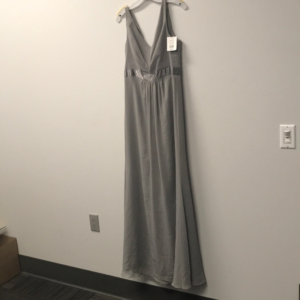 sleeveless chiffon dress with ruffled back